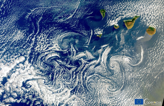 Von Kármán vortex clouds off the Canary Islands